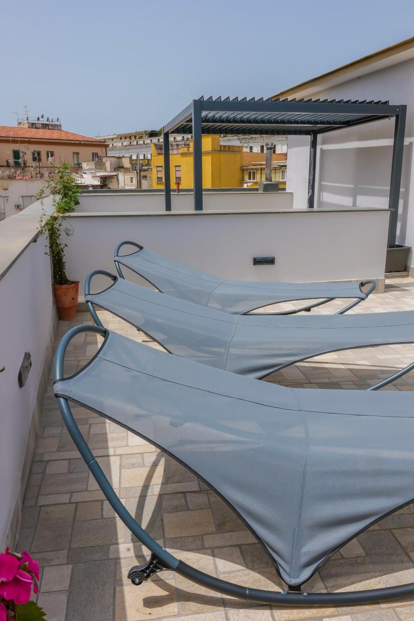 Rooftop Parthenopeo Contemporary Rooms Наполи Екстериор снимка